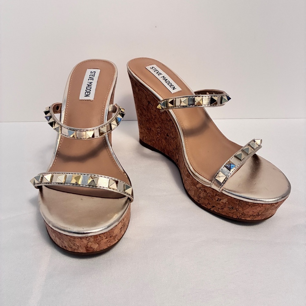 Steve Madden Selfless Studded Platform Cork Wedge Sandals Gold Metallic Size 9